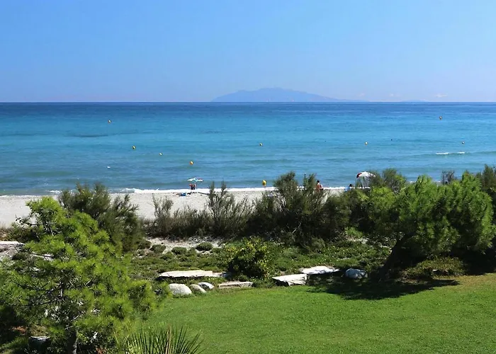 Apartment In Corsica With Access *